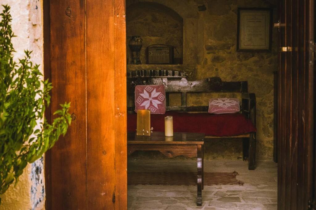 The Royal Stonehouse : Sophia Villa Vasiliki  Exterior photo